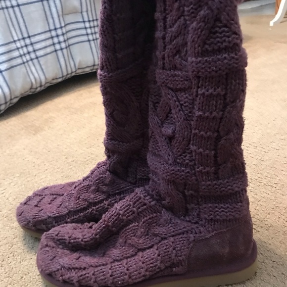 Ugg - Picture 2 of 4